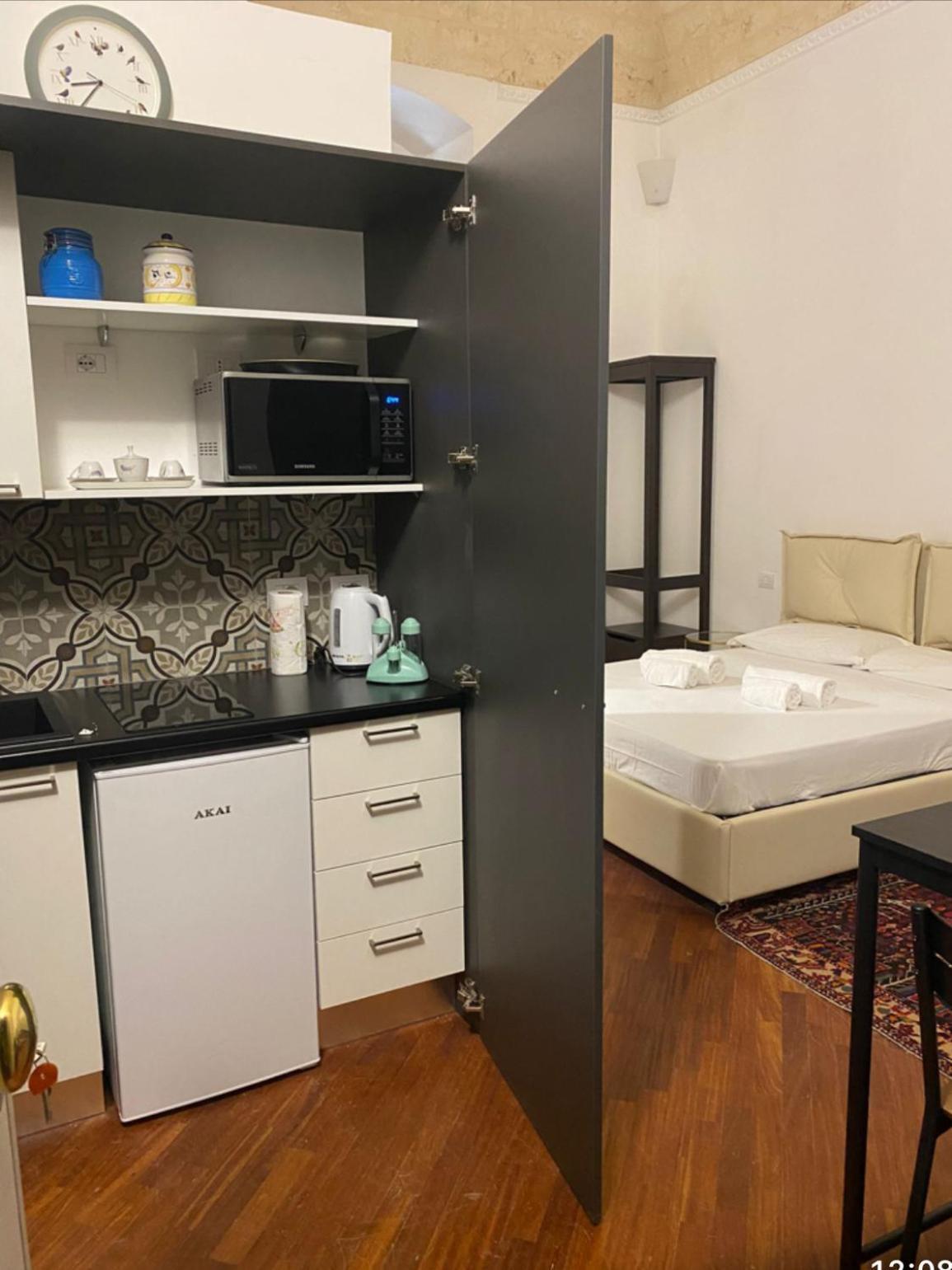 Araba Fenice Apartments - Bari Centro Esterno foto