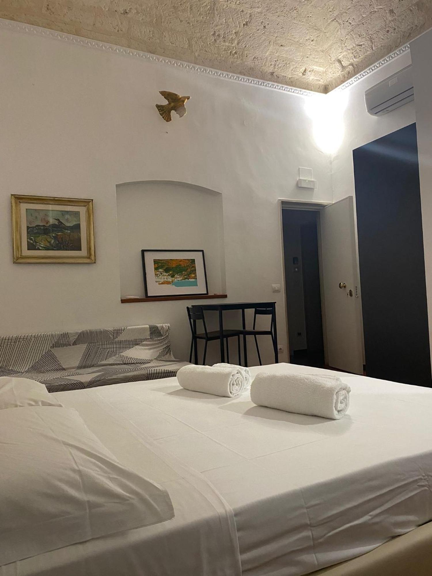 Araba Fenice Apartments - Bari Centro Esterno foto