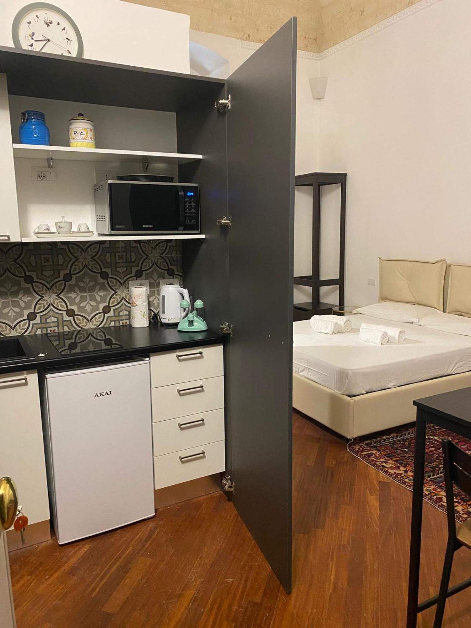 Araba Fenice Apartments - Bari Centro Esterno foto